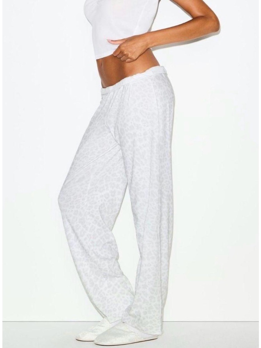 SKIMS woman’s White Leopard-Print Lounge Pants